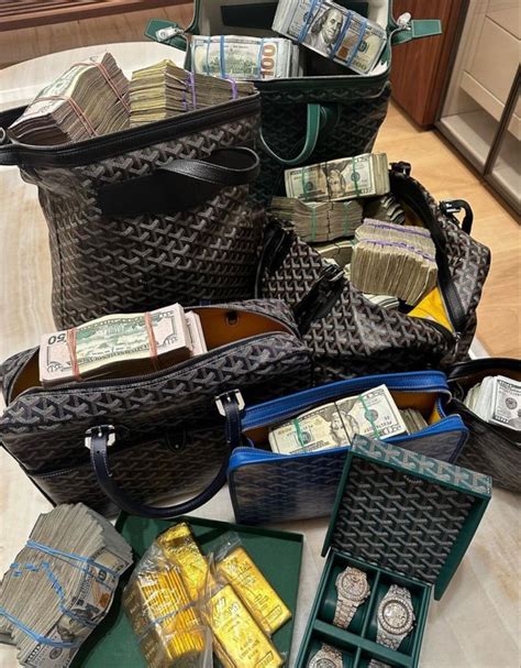 goyard money bag